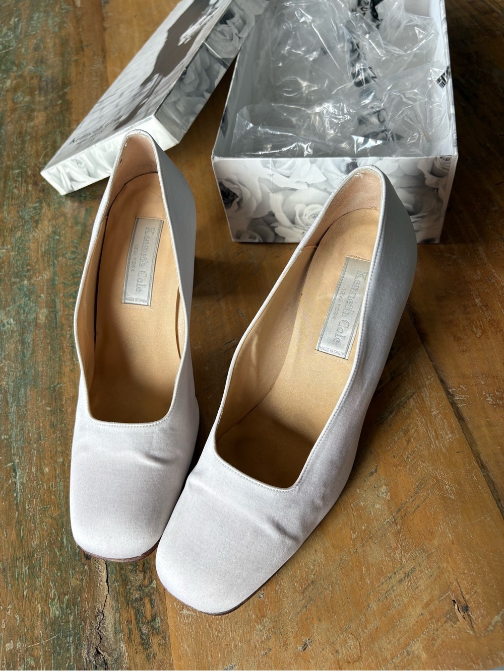 Kenneth Cole  Blush Satin Block Heel Pumps